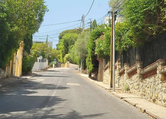 Grand T2 vue mer calme climatisé 500 m village et plage parking gratuit