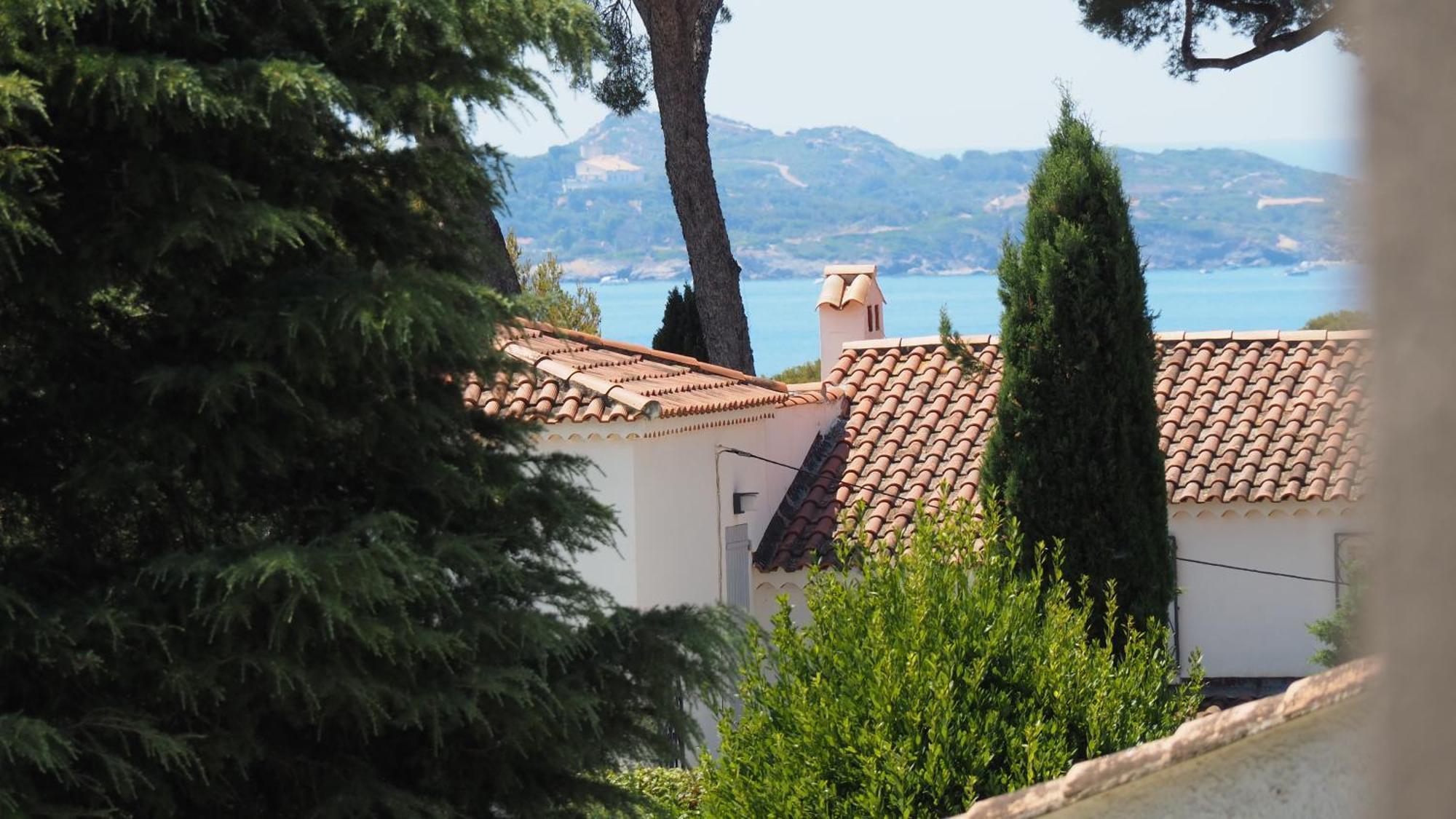 Grand T2 Vue Calme Climatisé 500 M Village Et Parking Gratuit Sanary-sur-Mer
