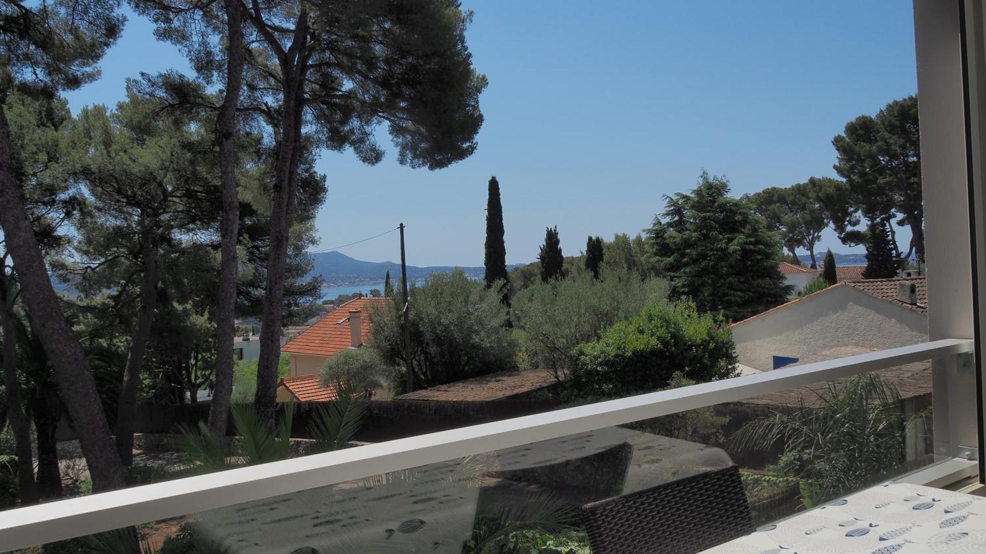 Grand T2 Vue Calme Climatisé 500 M Village Et Parking Gratuit * Sanary-sur-Mer