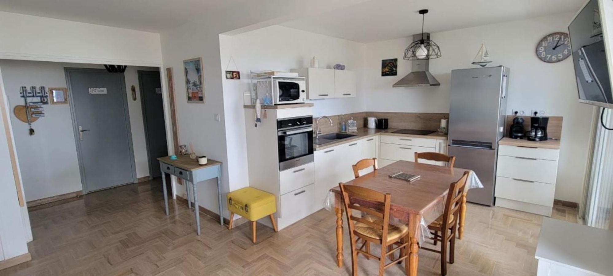 Grand T2 Vue Calme Climatisé 500 M Village Et Parking Gratuit